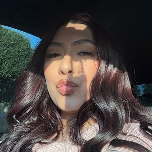 Meet your Posher, Angie